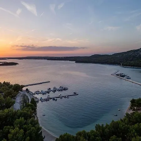 Fjaka Luxury Mobile - Oaza Mira Croatia Drage